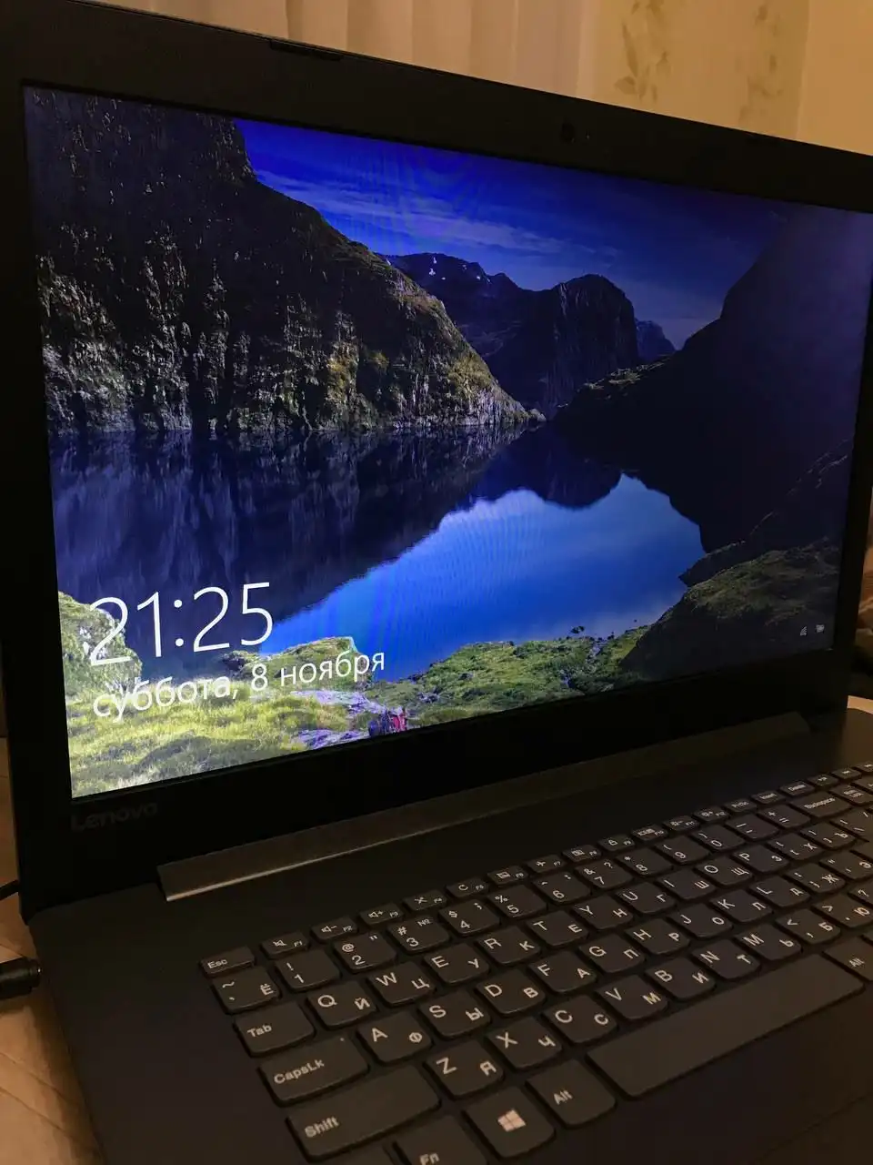 Продам ноутбук Lenovo Ideapad 320-17AST
