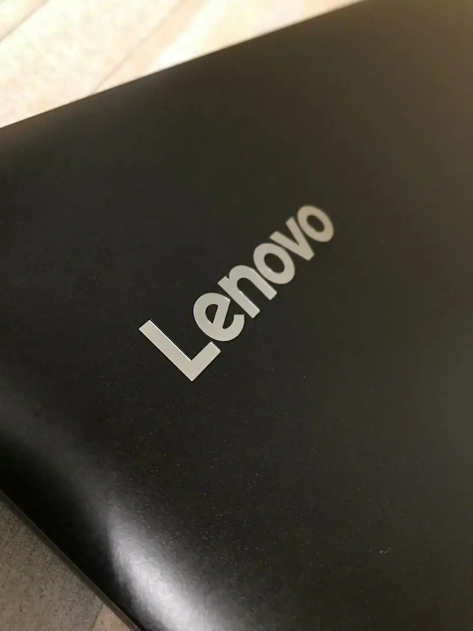 Продам ноутбук Lenovo Ideapad 320-17AST