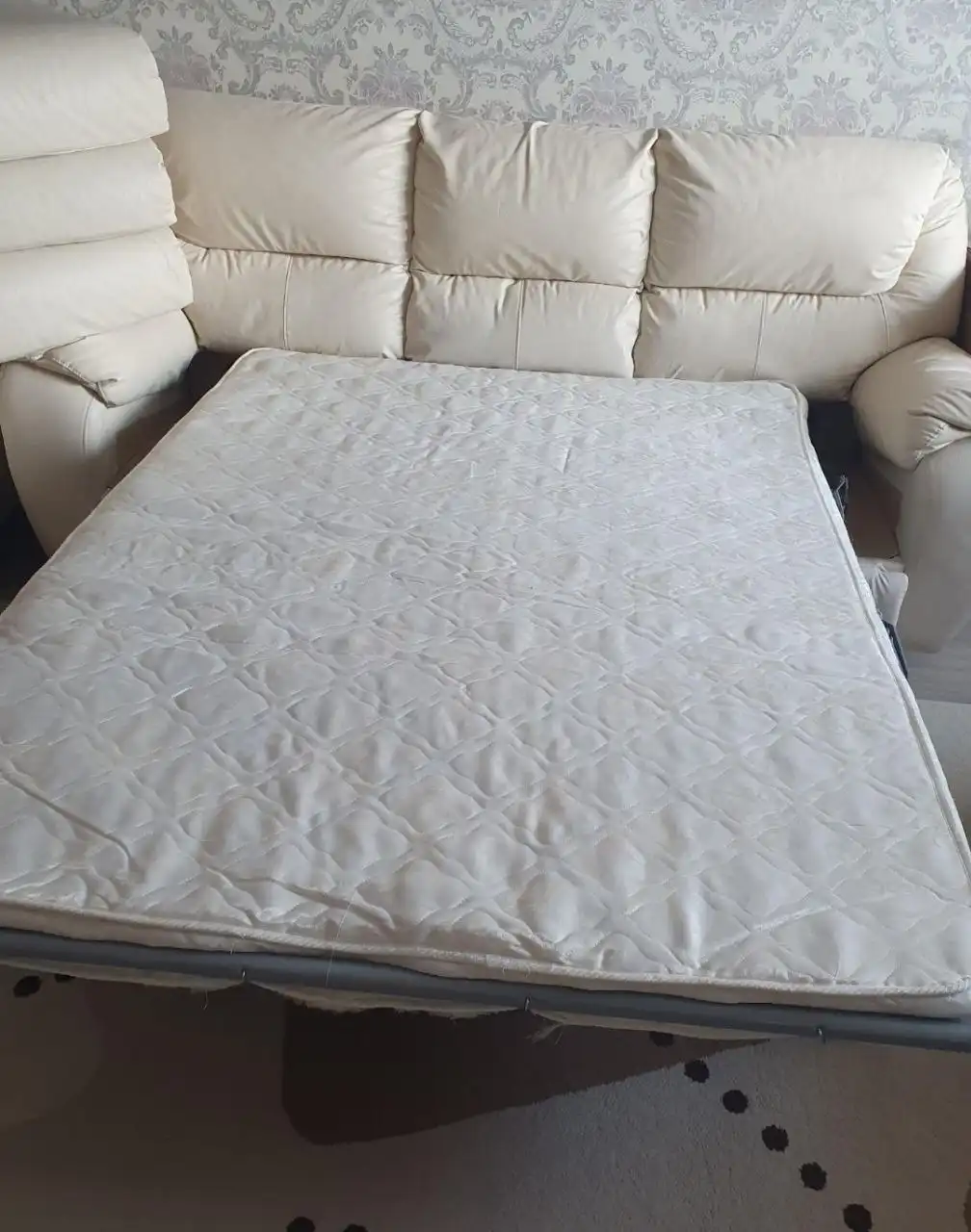 Продам кожанный диван и кресло