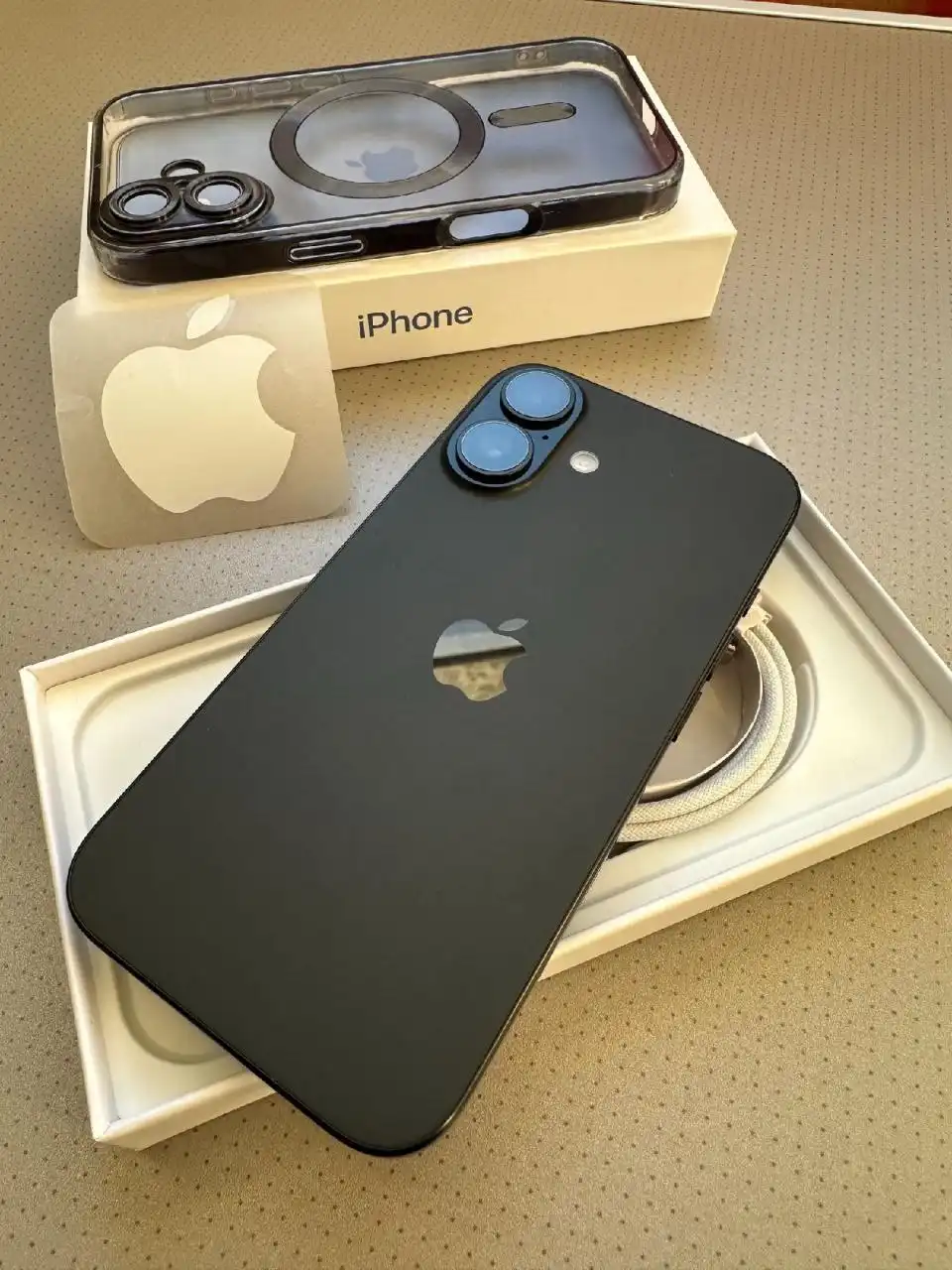 Продам Iphone 16 128GB