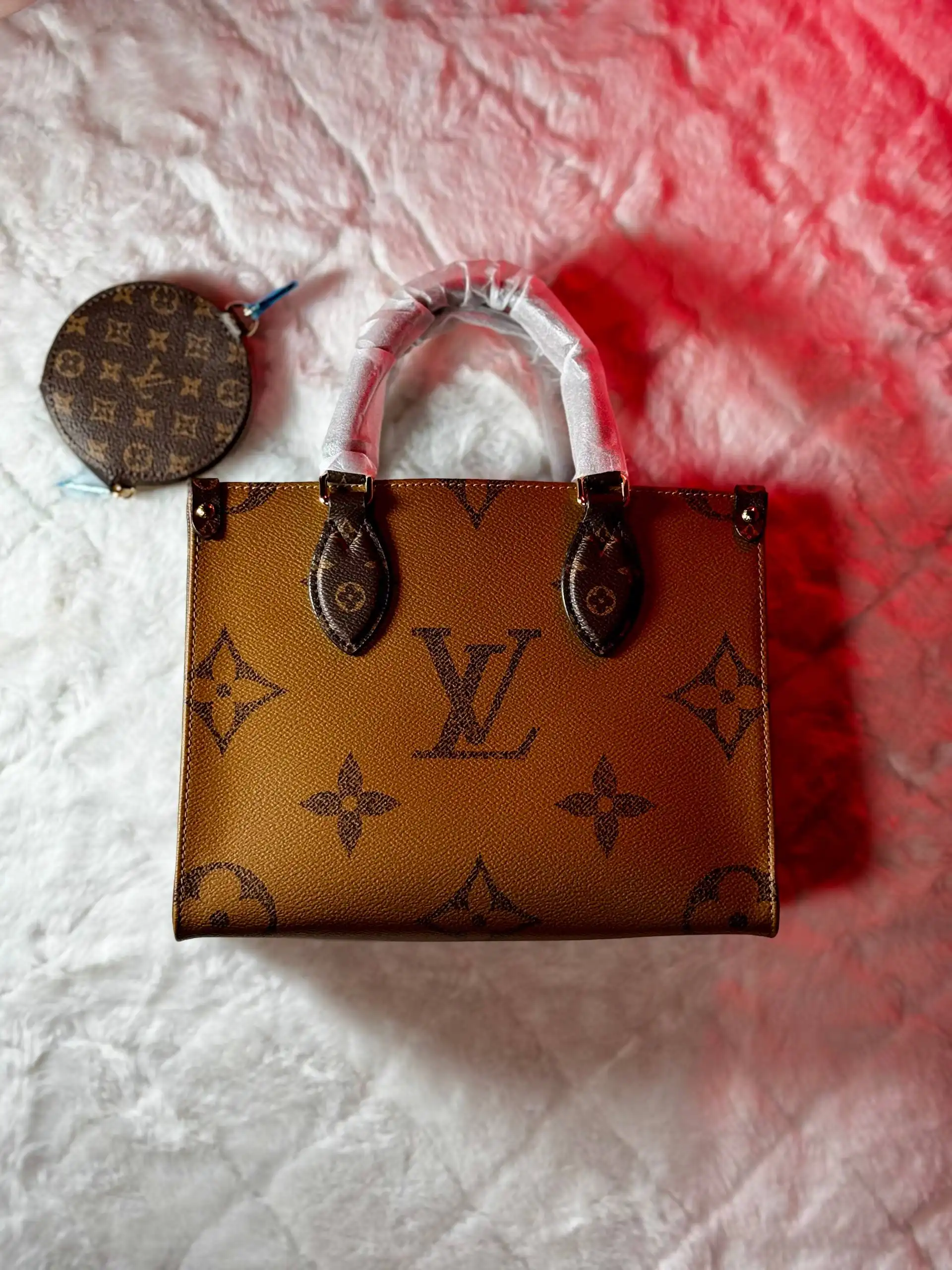 Продажа сумки Louis Vuitton Onthego