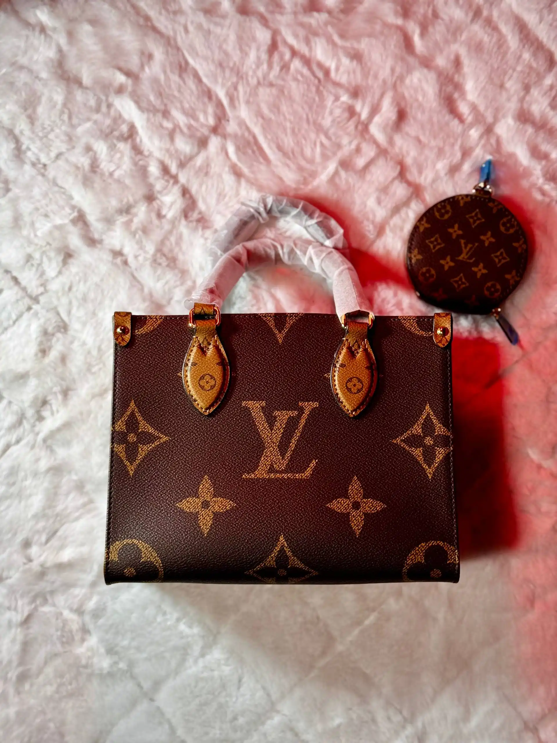Продажа сумки Louis Vuitton Onthego