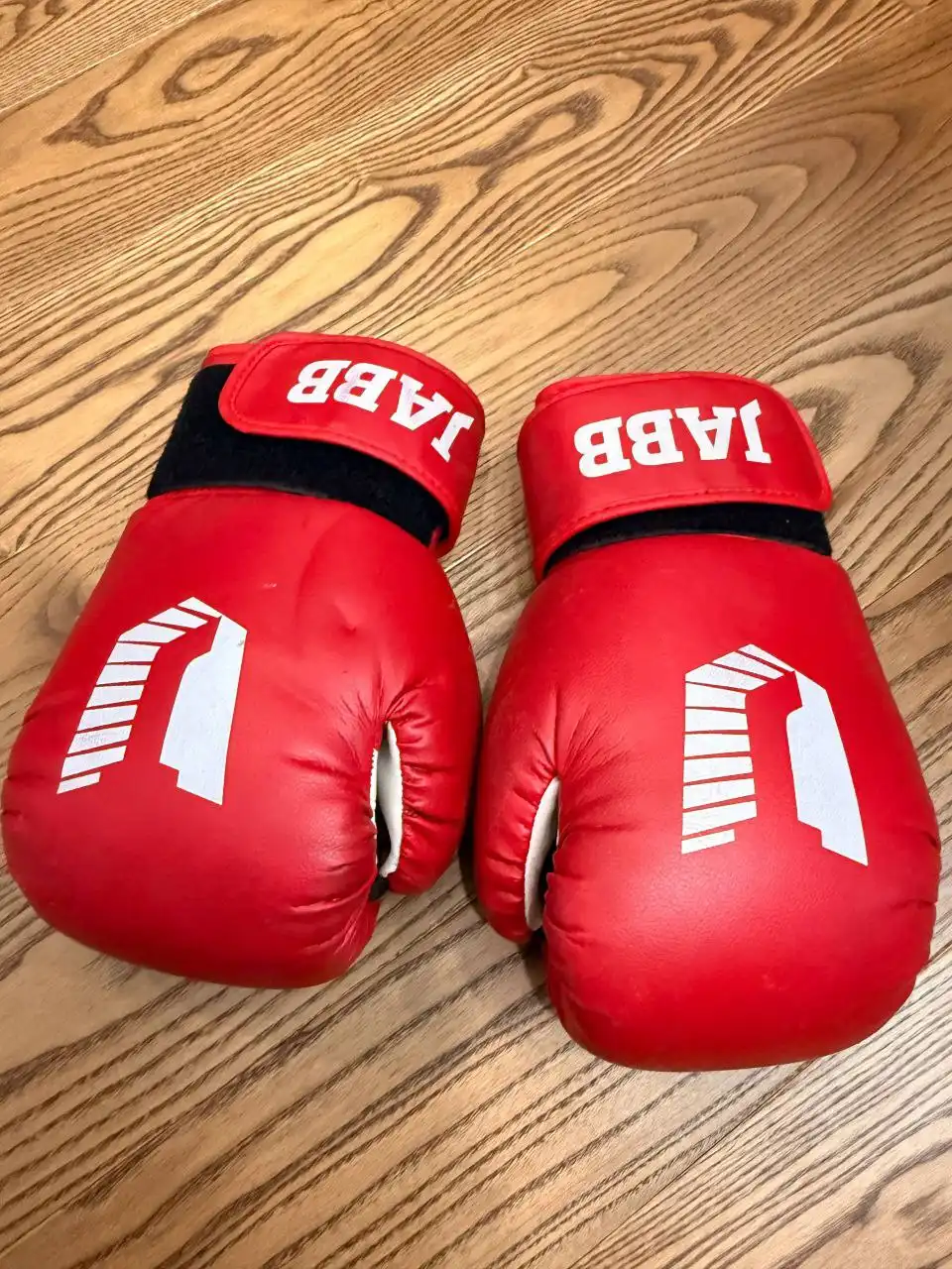 Продам боксёрские перчатки JABB