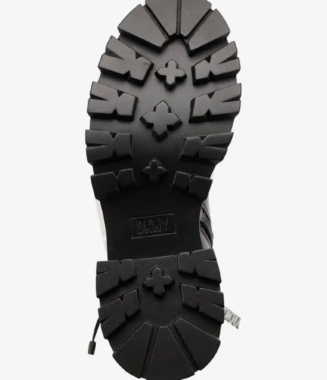 Продам новые ботинки DKNY