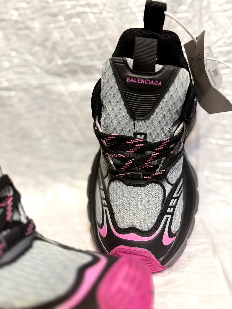 Брендовые кроссовки