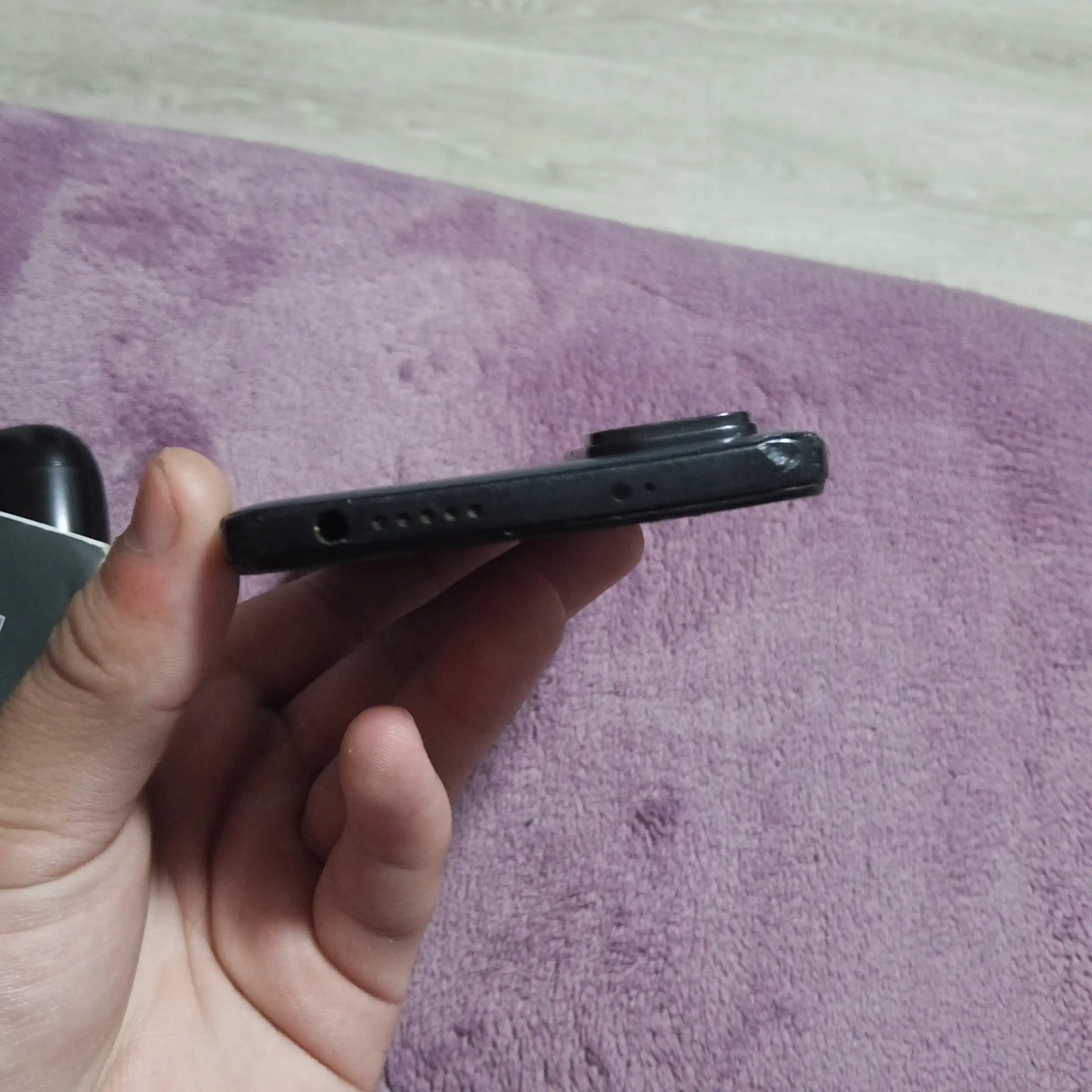 Разбит дисплей и корпус, нет стекла задней камеры