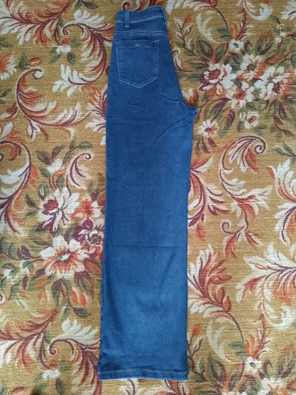 Продам женские джинсы прямые на высокой посадке 44 размера