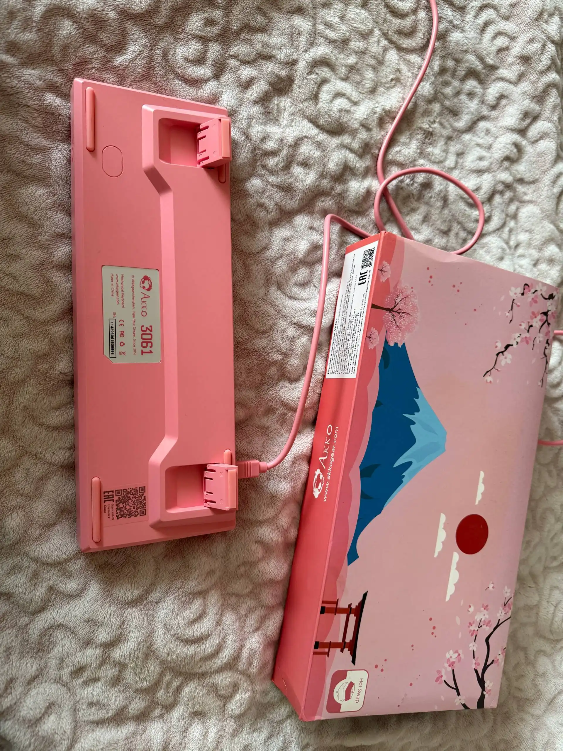 Продам клавиатуру в отличном состоянии