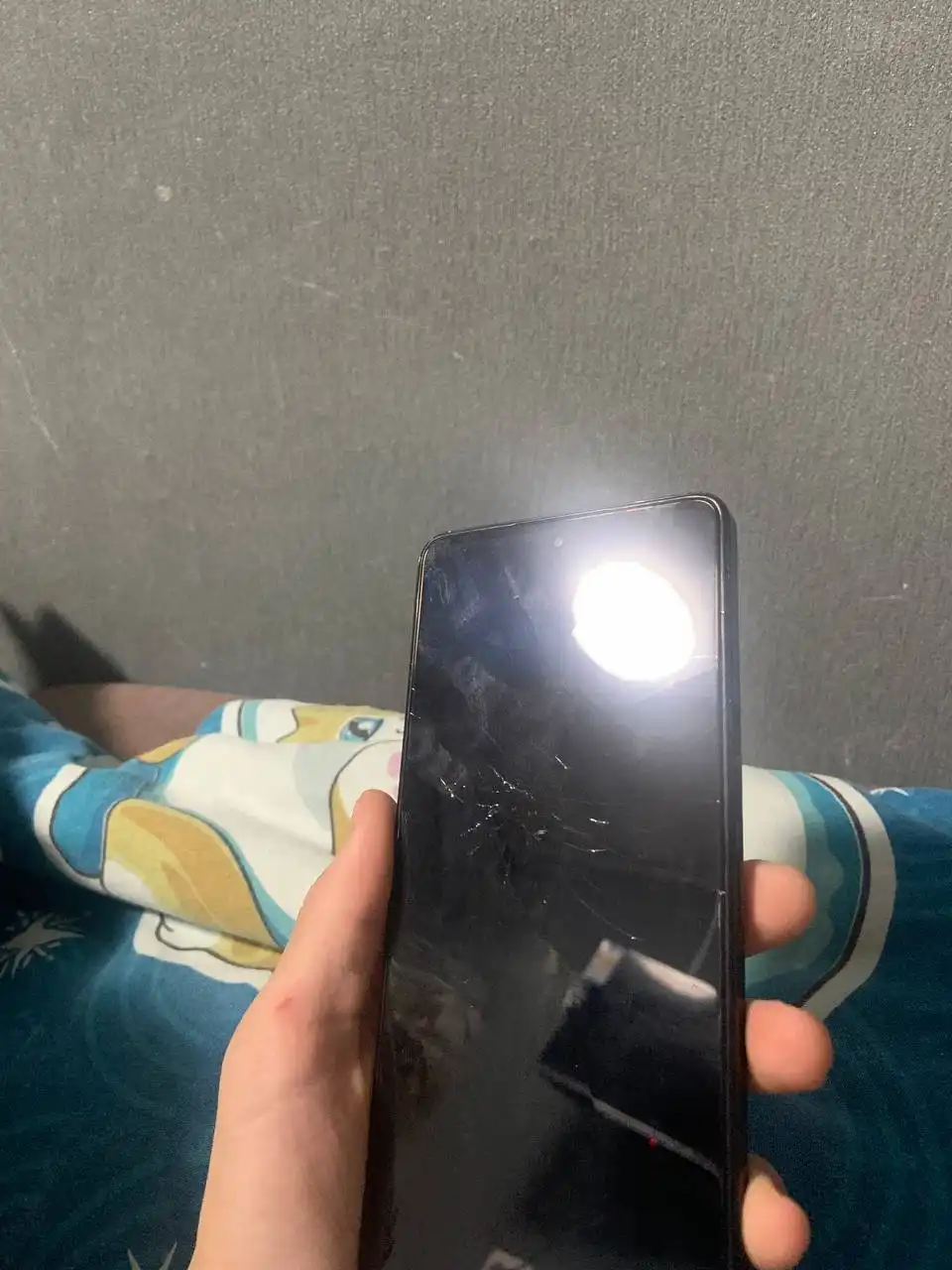 Продам телефон TECNO CAMON 20pro 5G с дефектом экрана