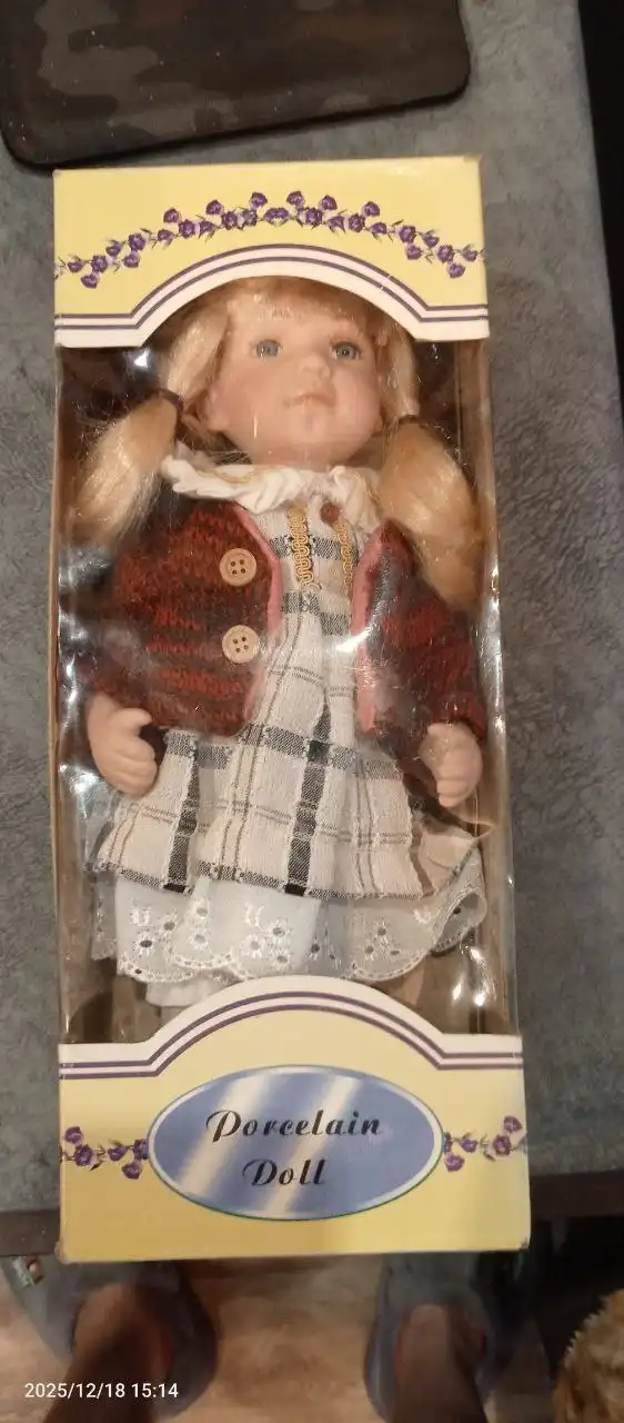 Керамическая кукла