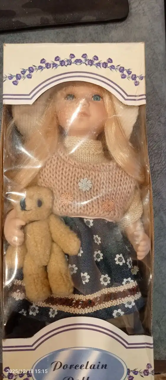 Керамическая кукла