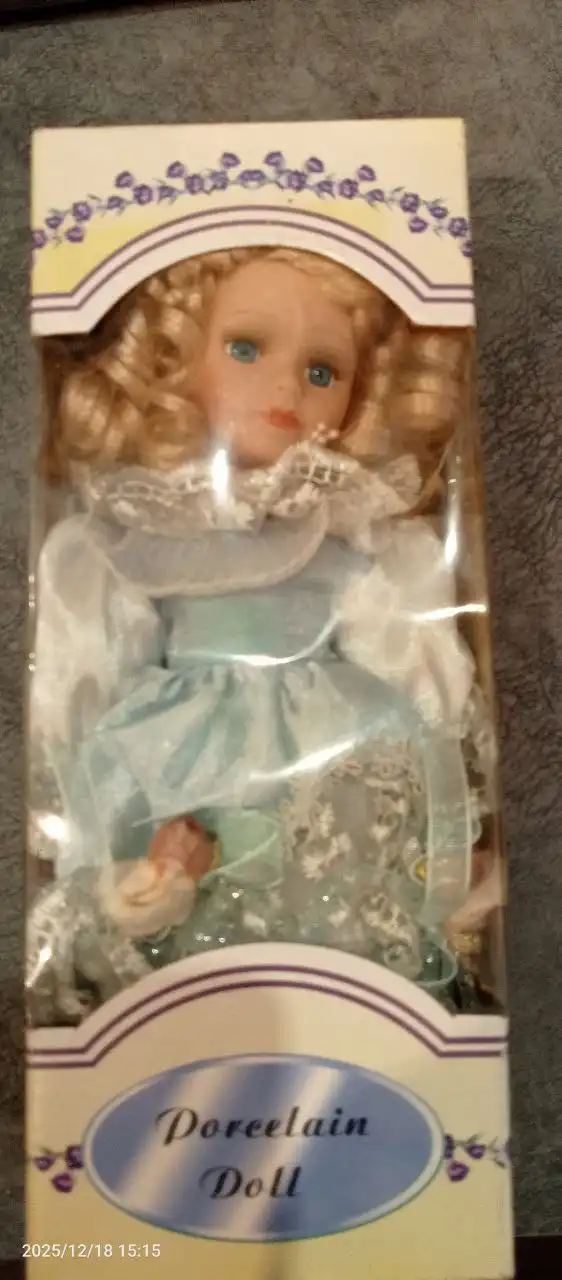 Керамическая кукла