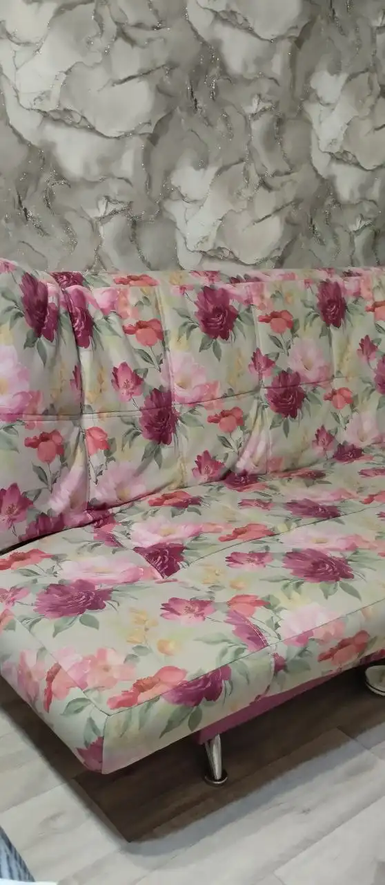 Диван в хорошем состоянии