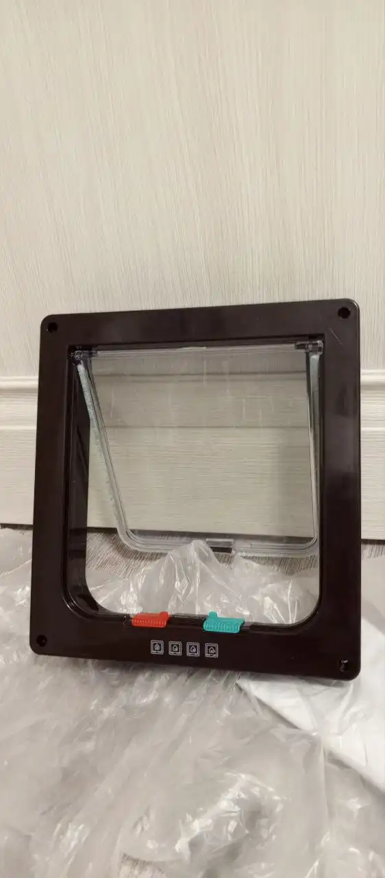 Дверцы для кошек и собак мелких и средних пород