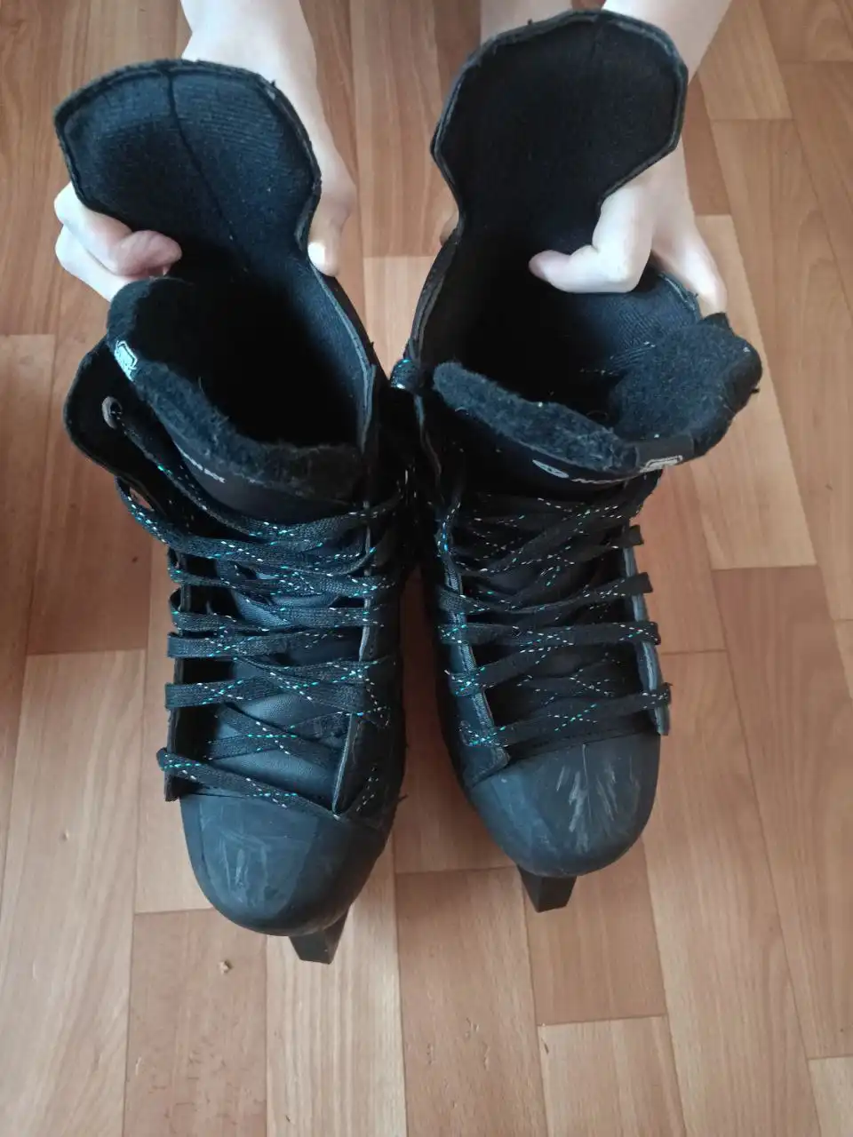 Продам коньки 37 размер