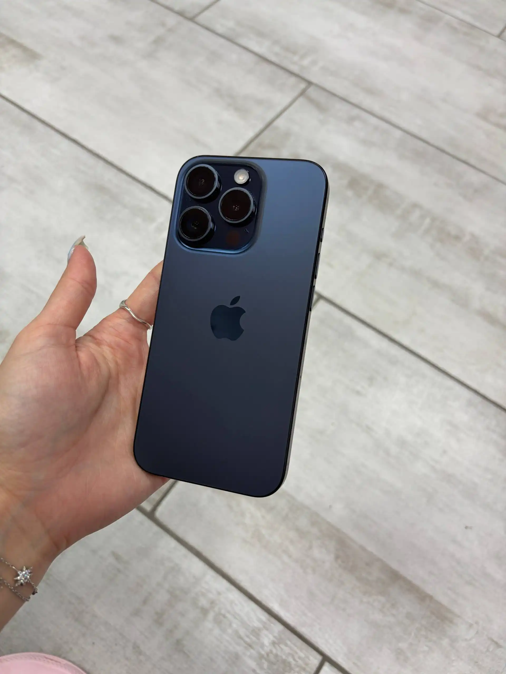 Продам iPhone 15 Pro 256GB в идеальном состоянии