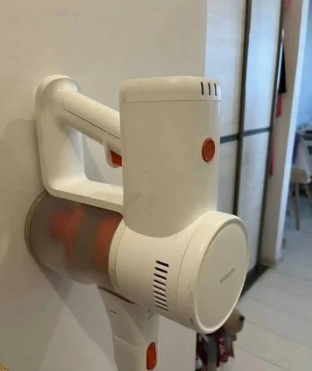 Продам вертикальный беспроводной пылесос Xiaomi G20 Lite