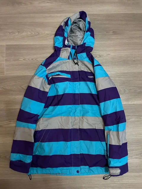 Горнолыжная куртка размер S - Платья в Челябинск