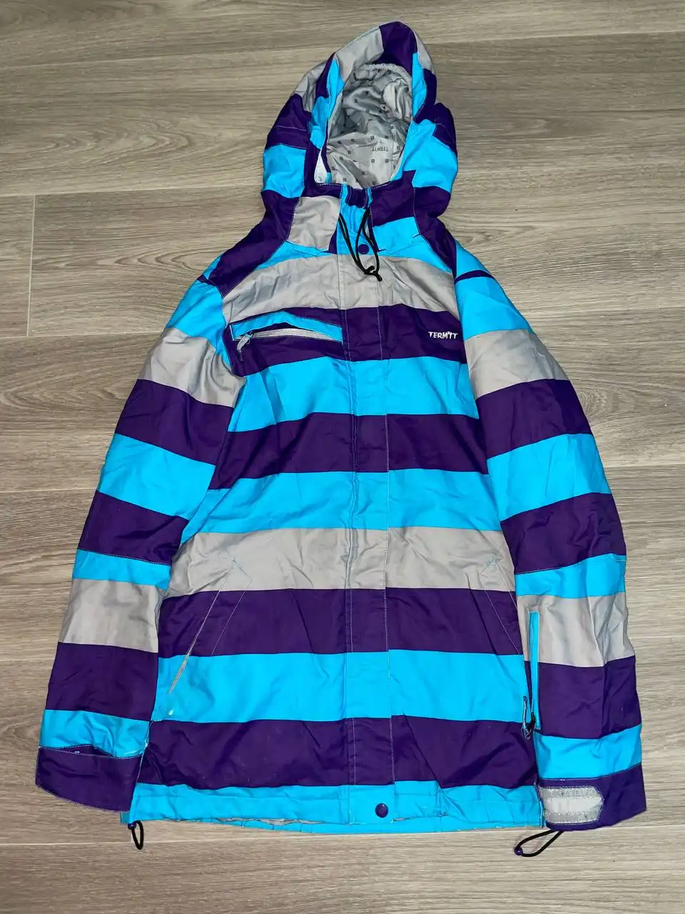 Горнолыжная куртка размер S - Спортивная одежда (Одежда) в Челябинск