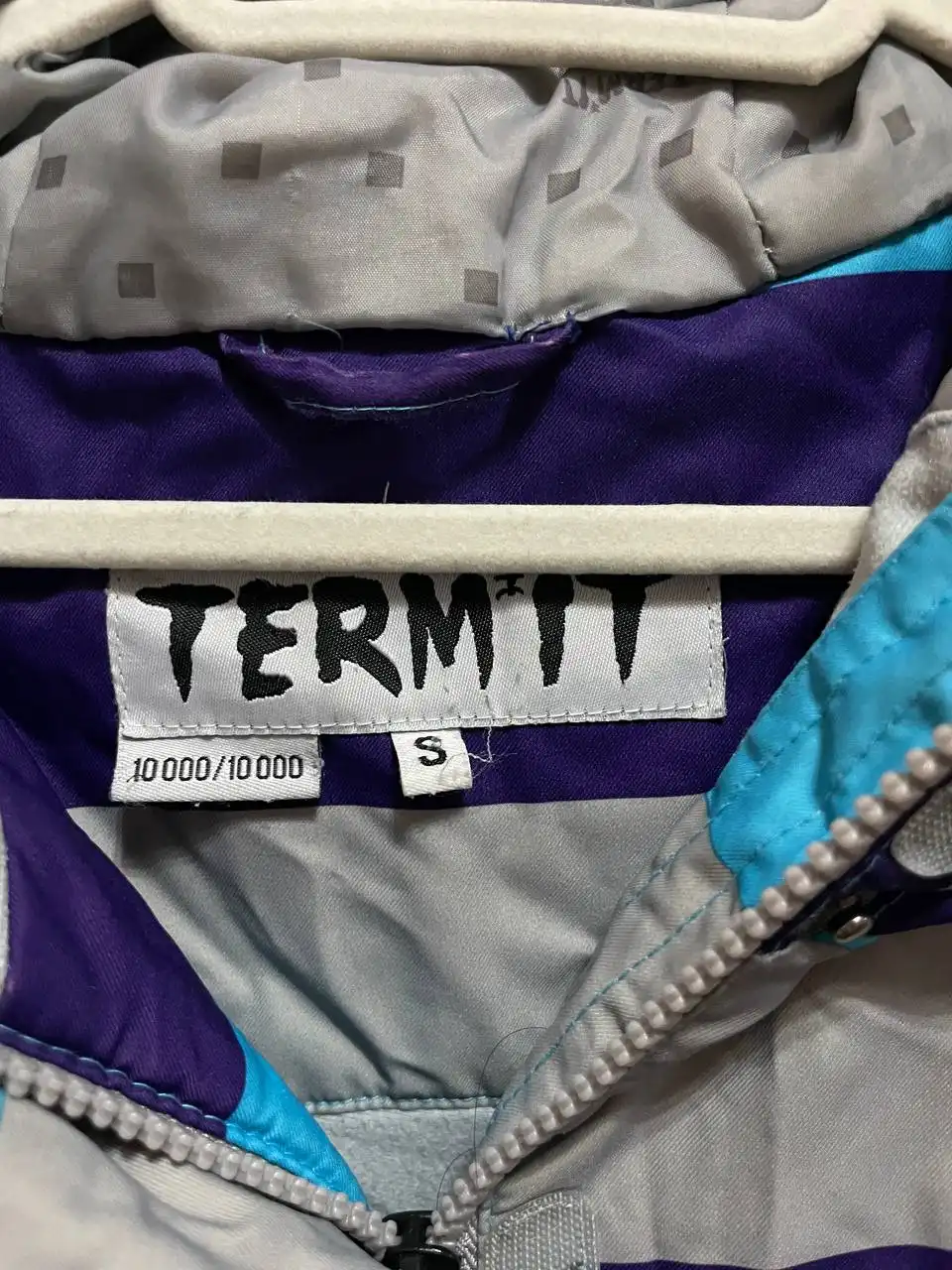 Горнолыжная куртка размер S - Спортивная одежда (Одежда) в Челябинск