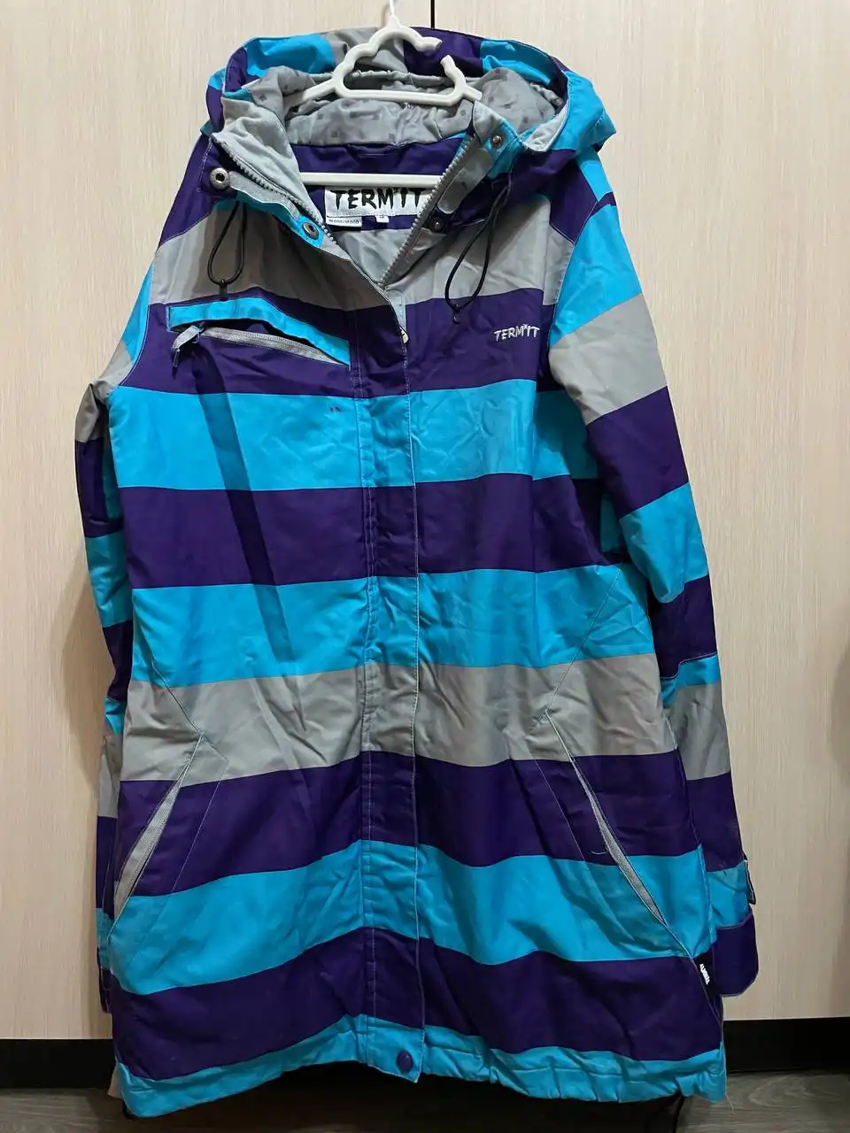 Горнолыжная куртка размер S - Спортивная одежда (Одежда) в Челябинск