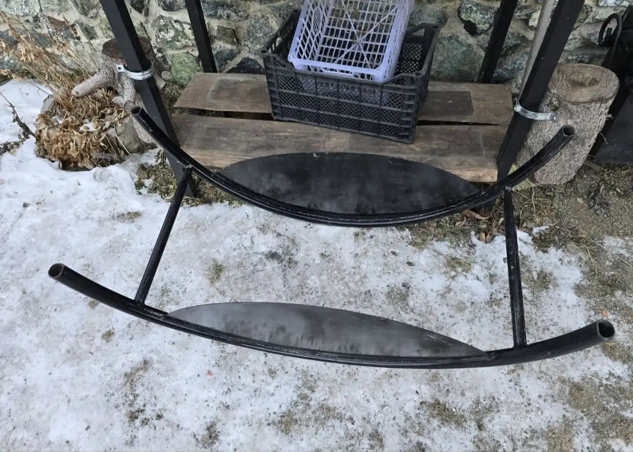 Продажа металлических подставок для шин