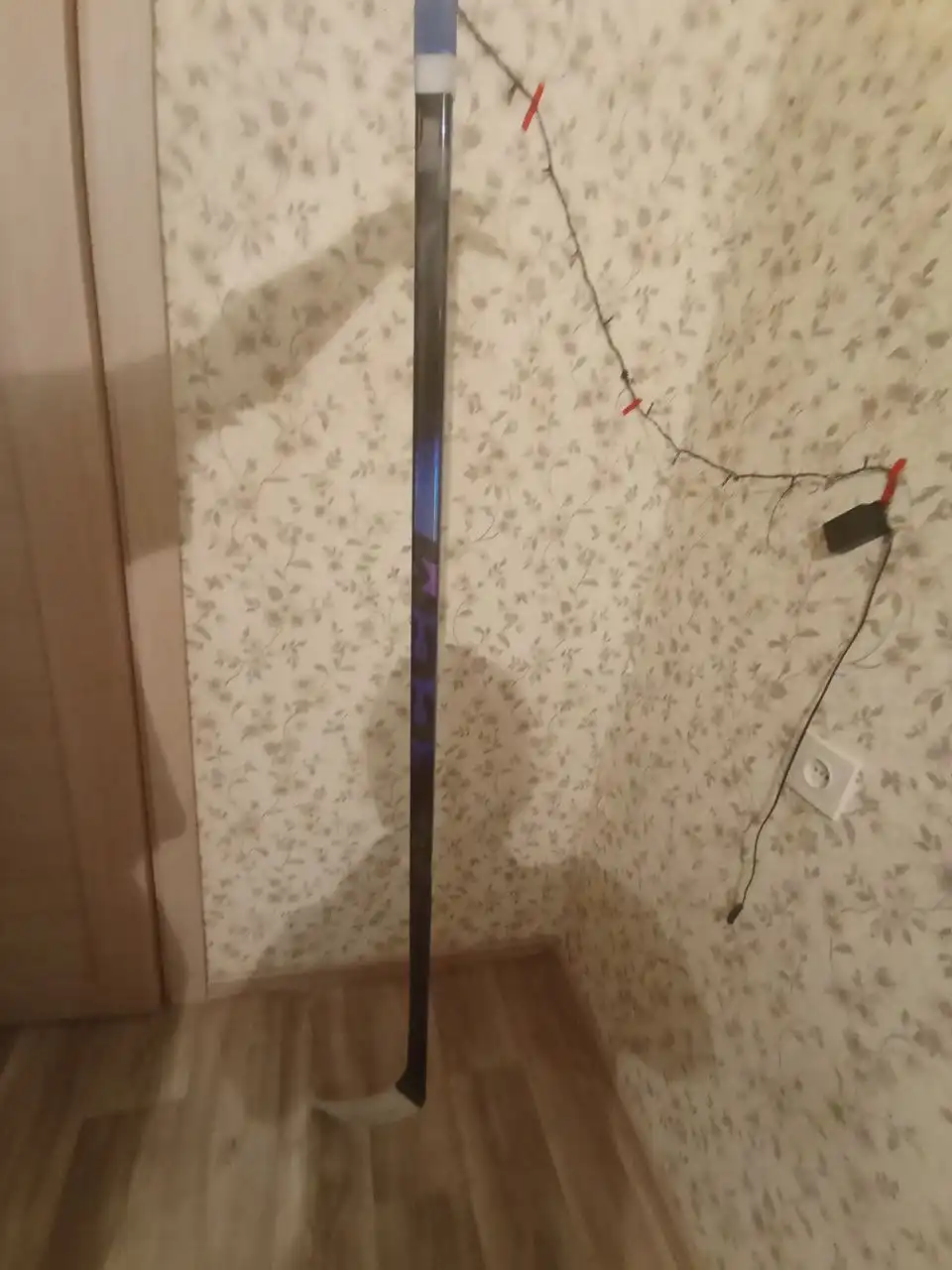 Продам клюшку ССМ 90 флекс правый хват - Спортивный инвентарь (Хобби и отдых) в Челябинск