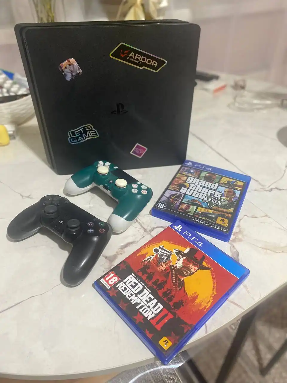 Продам PlayStation 4 Slim 1TB с играми - Игровые приставки (Электроника) в Челябинск