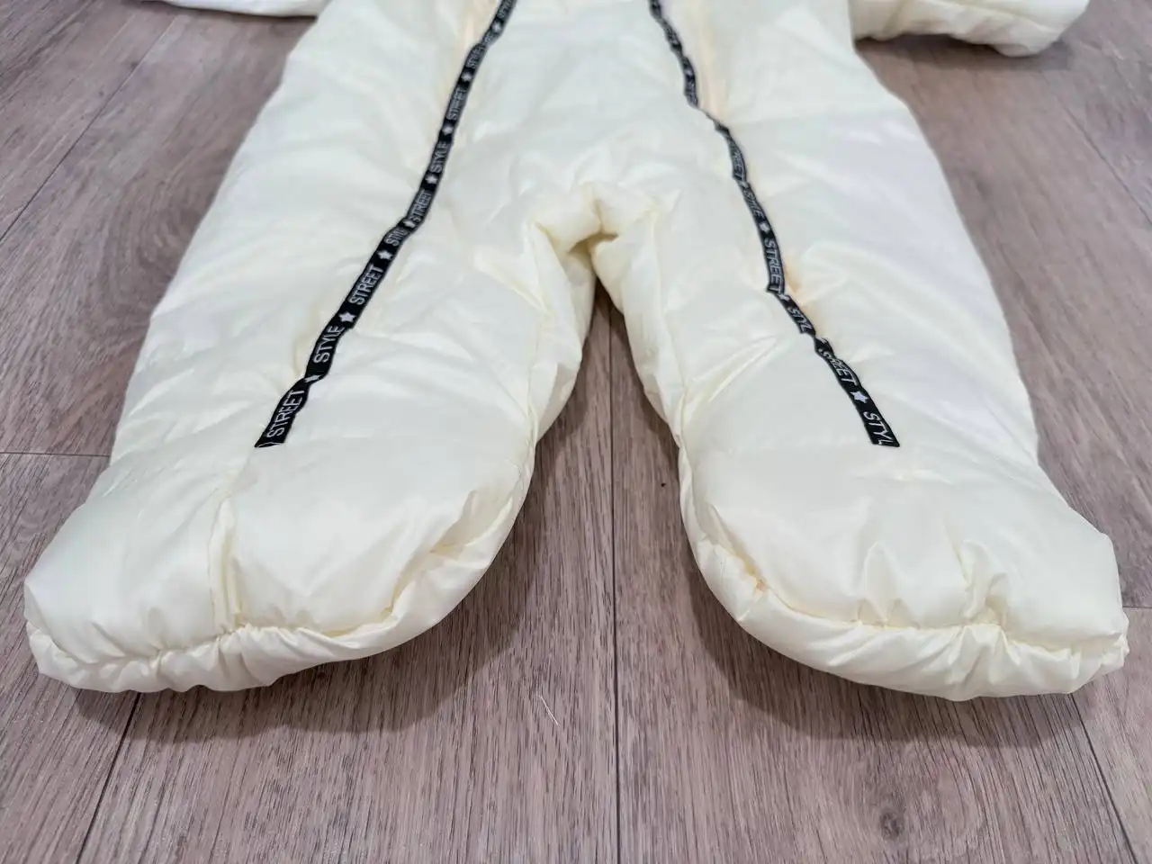 Новый бежевый демисезонный комбинезон 80 см - Детская одежда (Одежда) в Челябинск