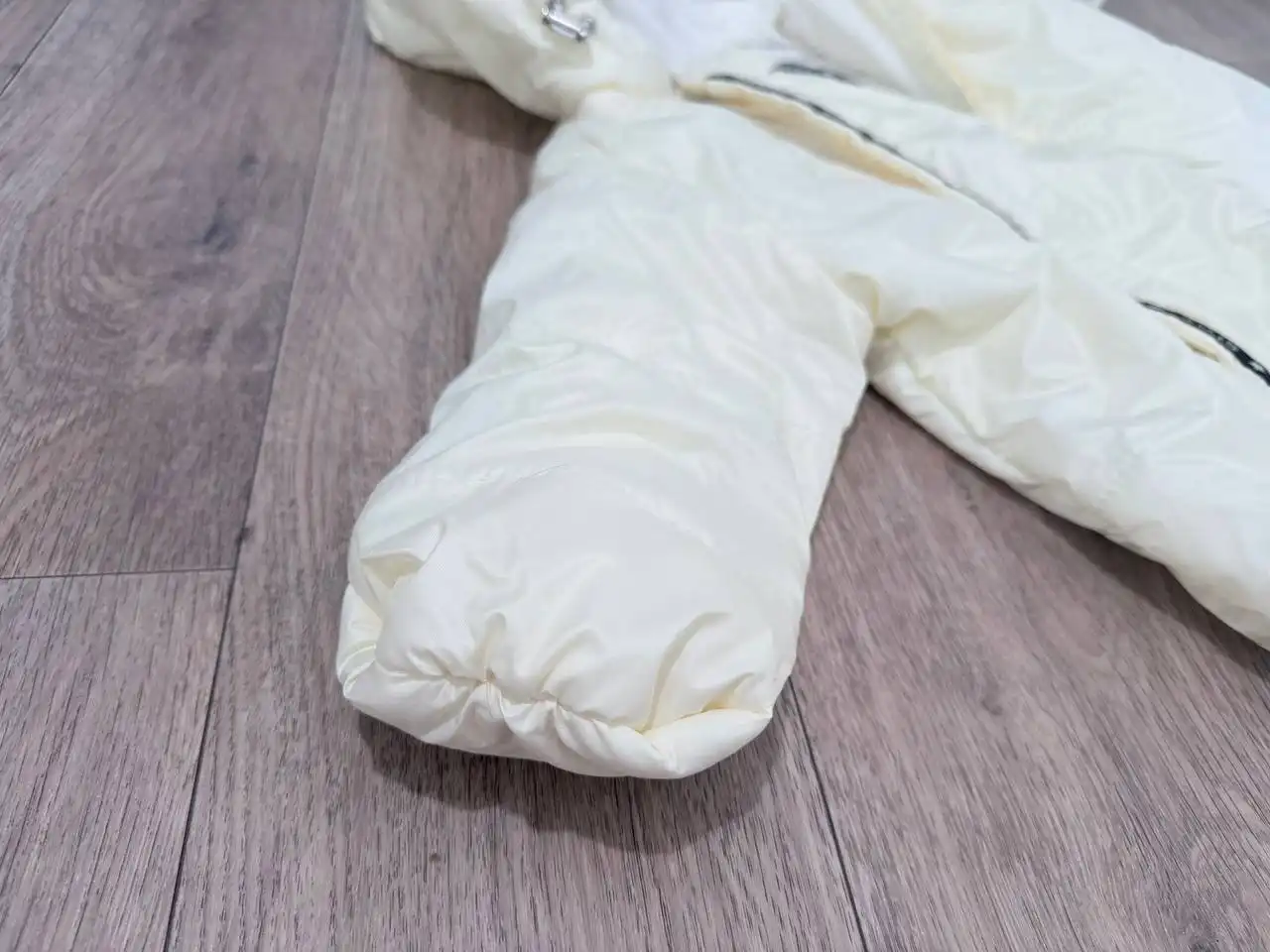 Новый бежевый демисезонный комбинезон 80 см - Детская одежда (Одежда) в Челябинск