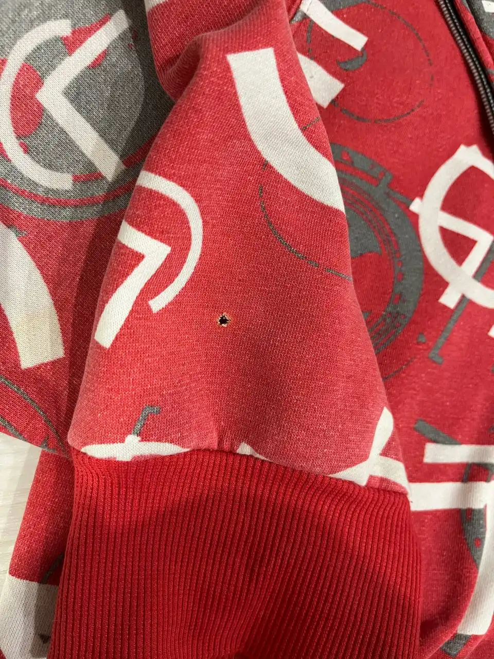 Куртка Зипка НН с дефектами - Верхняя одежда (Одежда) в Челябинск