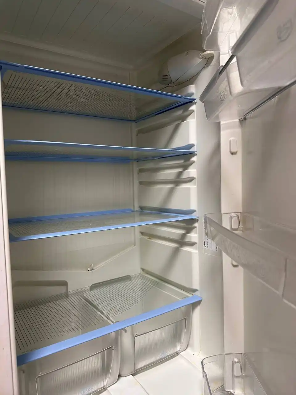 Продажа рабочего холодильника - Барахолка в Челябинск