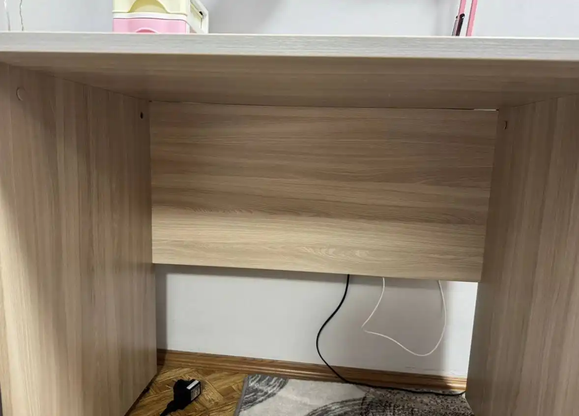 Стол и тумбочка на колесиках - Барахолка в Челябинск