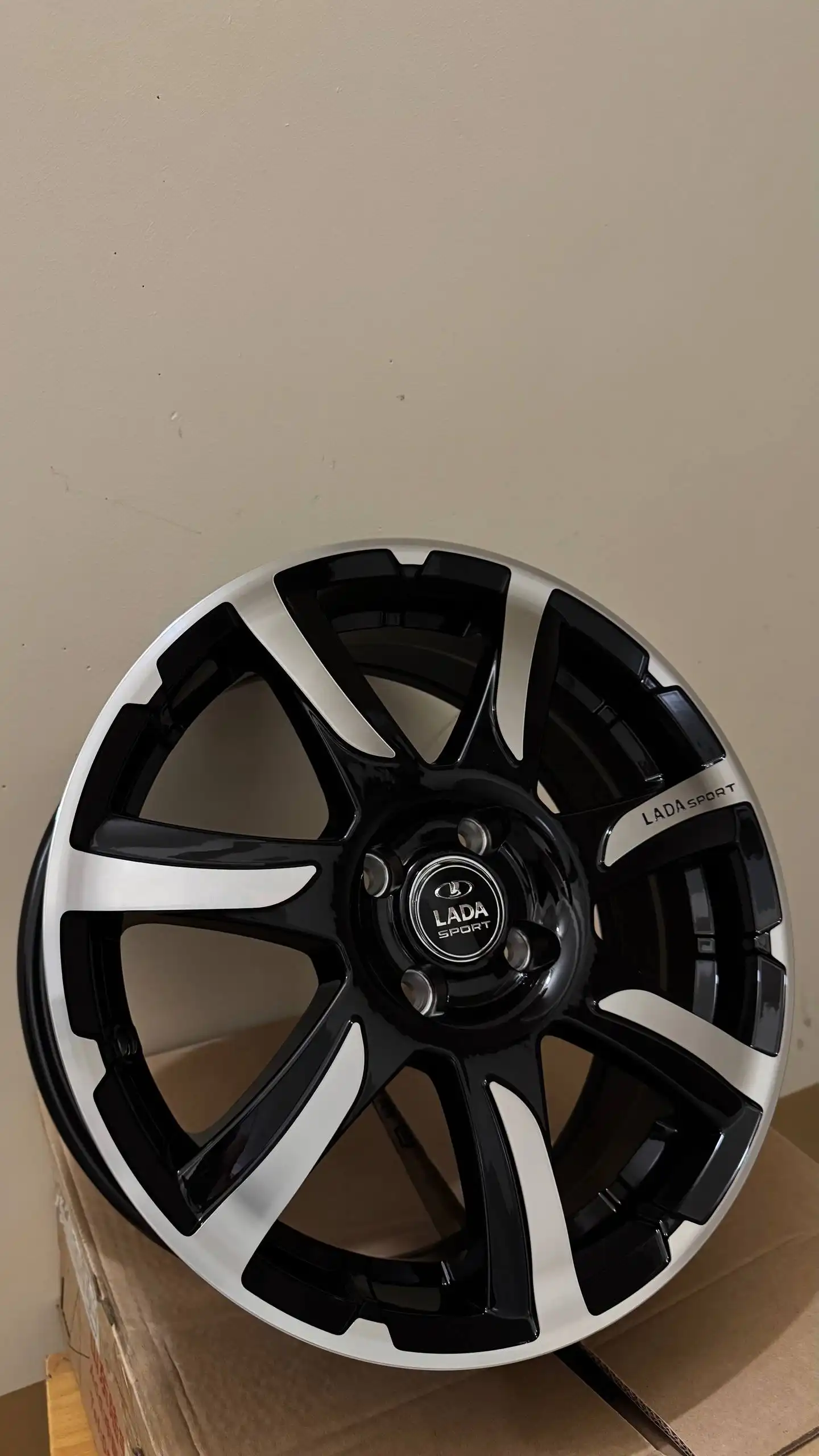 Кинжалы Лада спорт 15R 4x98 на ладу - Диски (Запчасти) в Челябинск