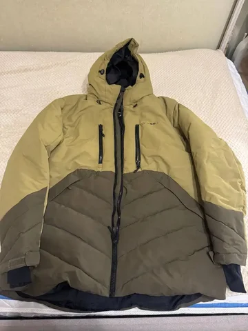 Продам тёплый пуховик - Маникюр в Челябинск