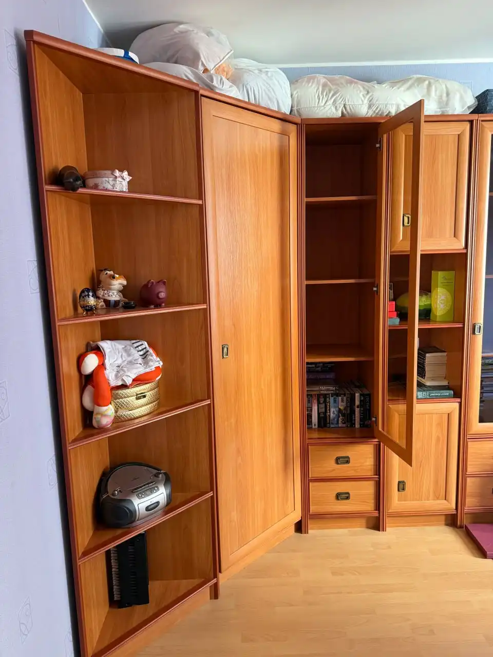 Отдам даром шкафы, тумбочки, телевизор - Барахолка в Челябинск