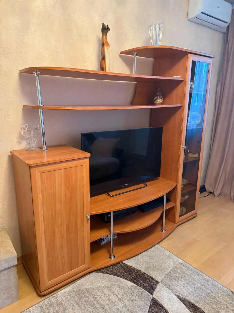 Отдам даром шкафы, тумбочки, телевизор - Барахолка в Челябинск