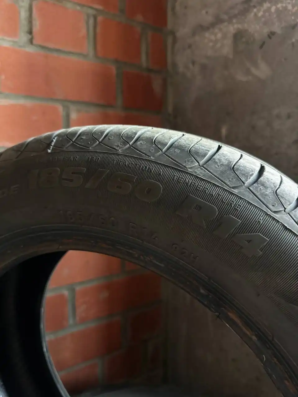 Автомобильные шины 185/60 R14 - Шины и диски (Запчасти) в Челябинск