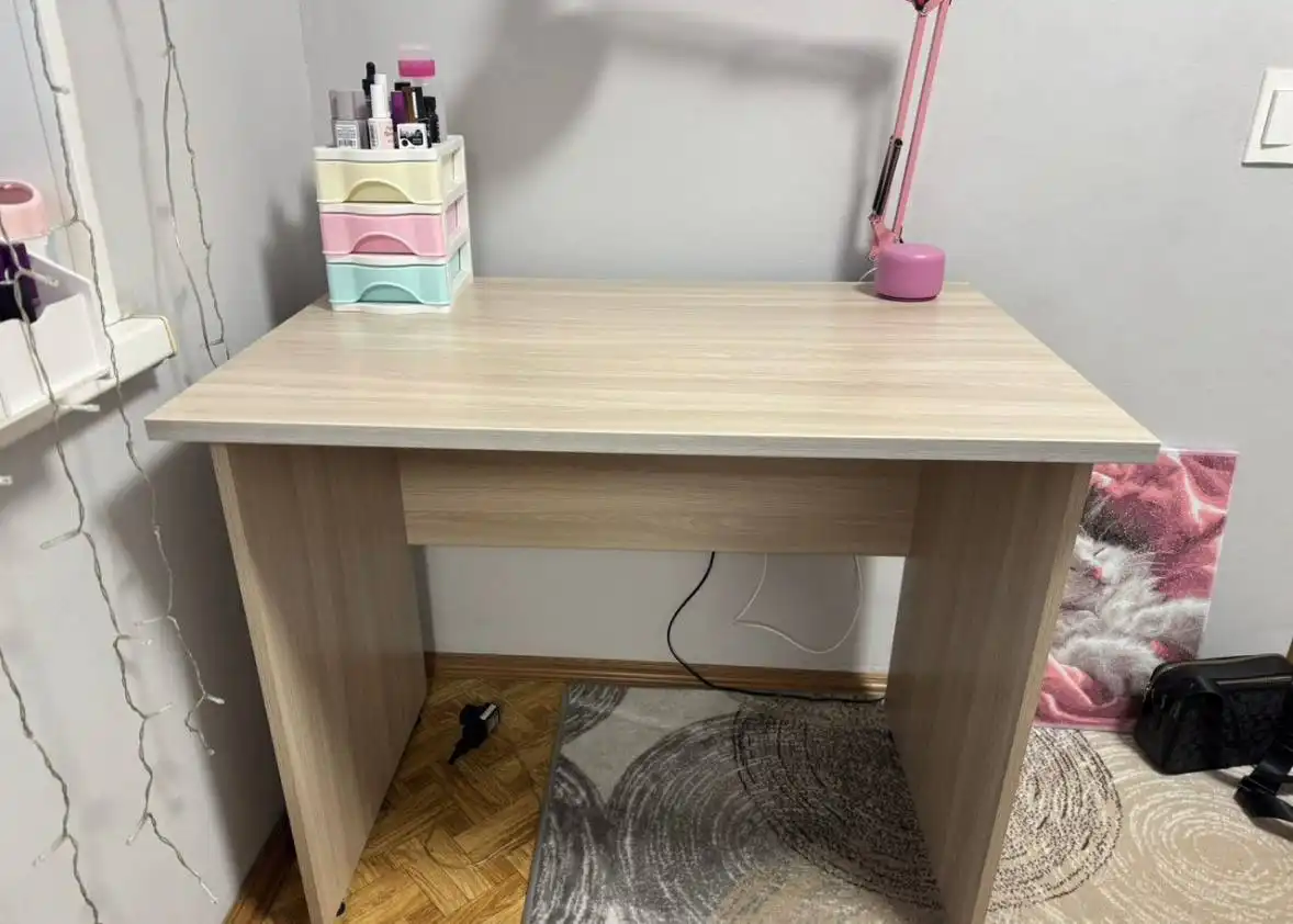 Стол и тумбочка - Барахолка в Челябинск