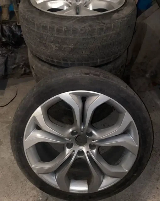 Продам диски с резиной на BMW - Кроссоверы в Челябинск