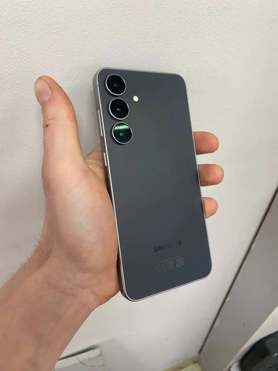 Samsung Galaxy S25FE в отличном состоянии - Смартфоны (Электроника) в Челябинск