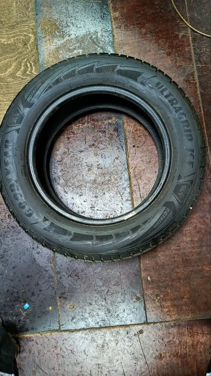 Резина 225/65/17 в хорошем состоянии - Шины и диски (Запчасти) в Челябинск