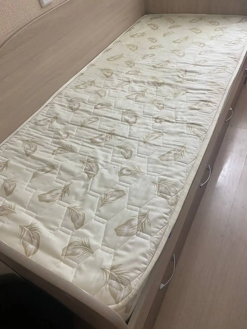 Продам матрас 80/190 - Барахолка в Челябинск