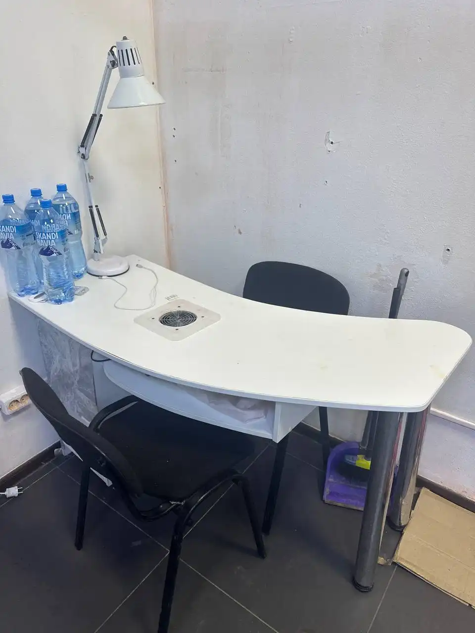 Продам 2 маникюрных стола - Барахолка в Челябинск