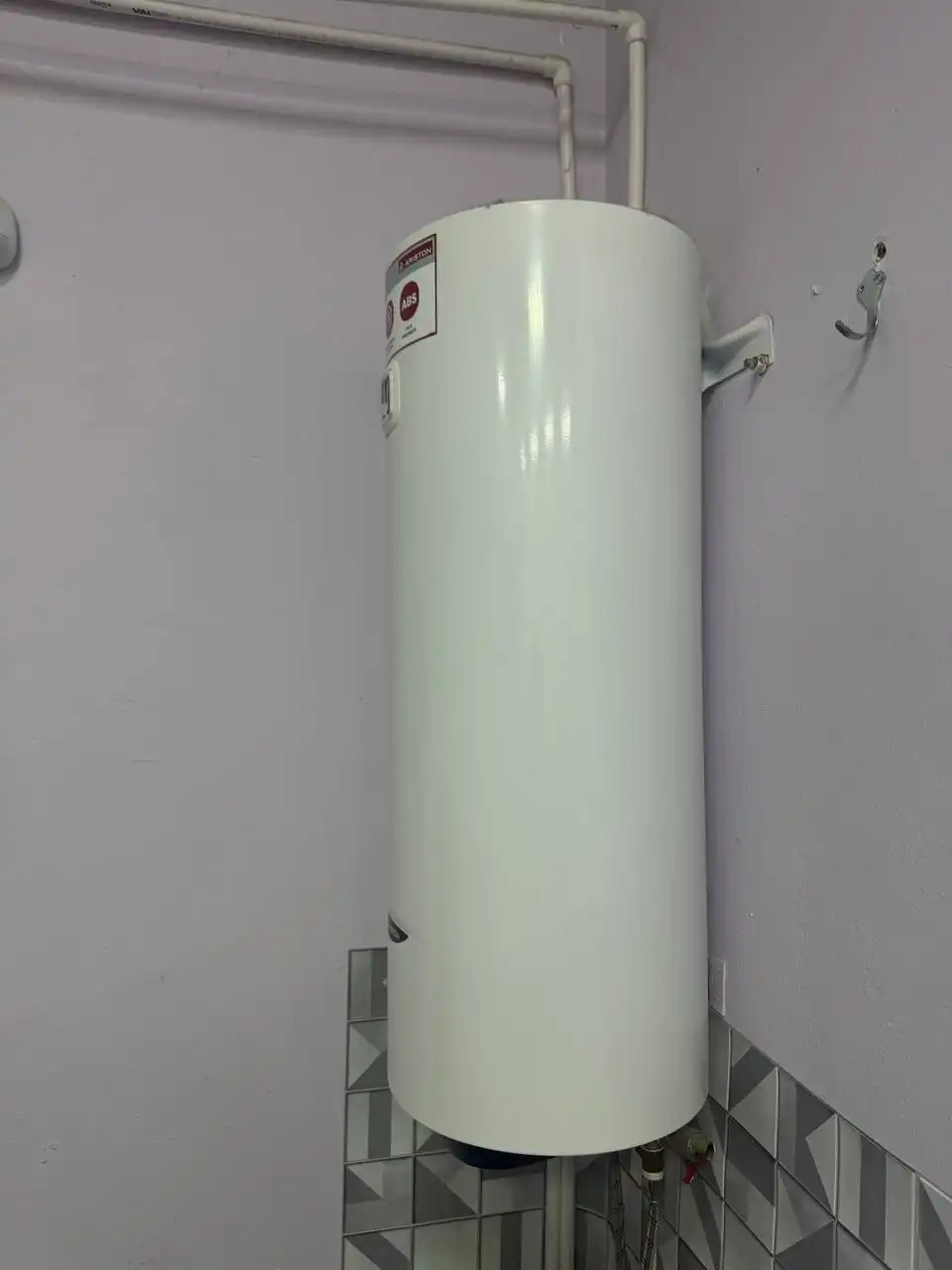 Продам водонагреватель Аристон 80л - Водонагреватели (Барахолка) в Челябинск