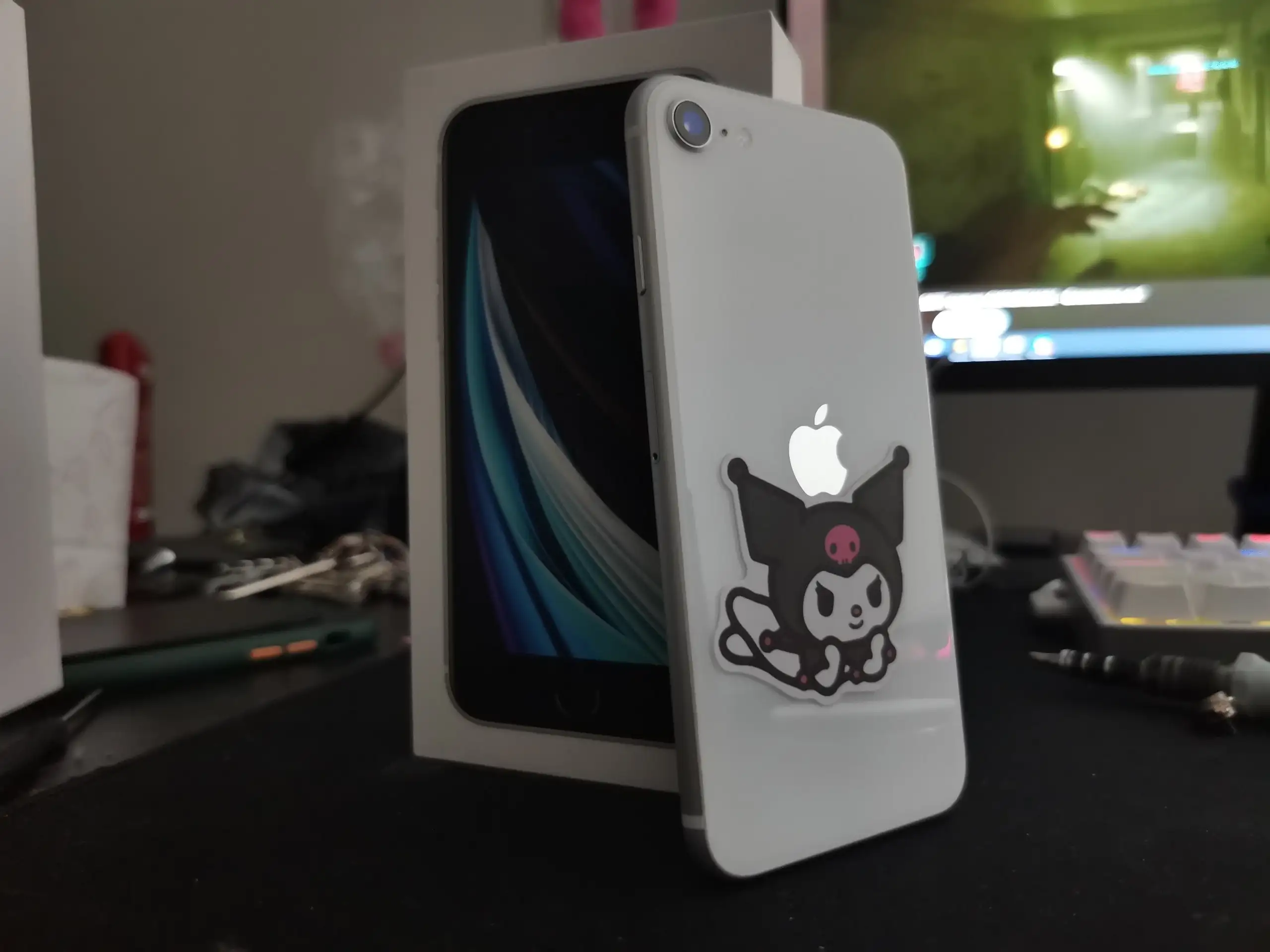 Обмен смартфонов Honor 20 Pro и iPhone SE 2020 - Барахолка в Челябинск