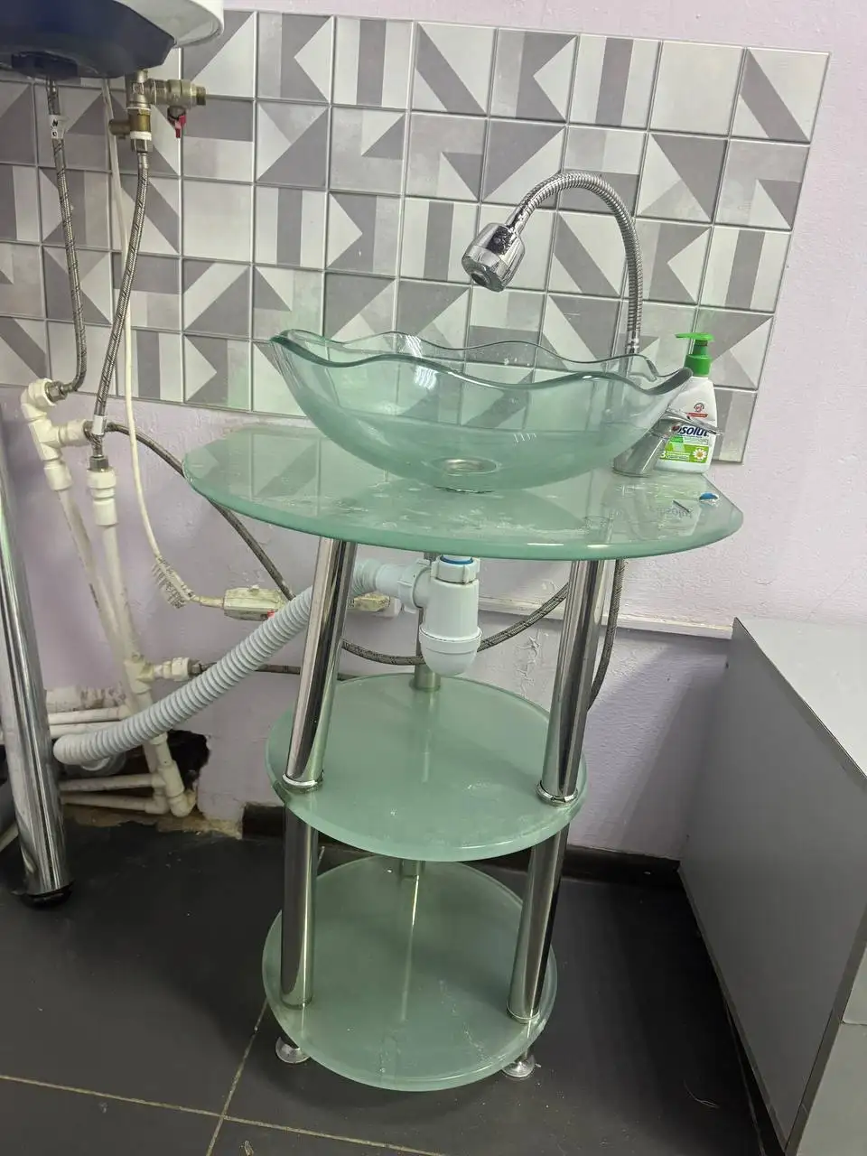 Продам раковину со смесителем - Барахолка в Челябинск