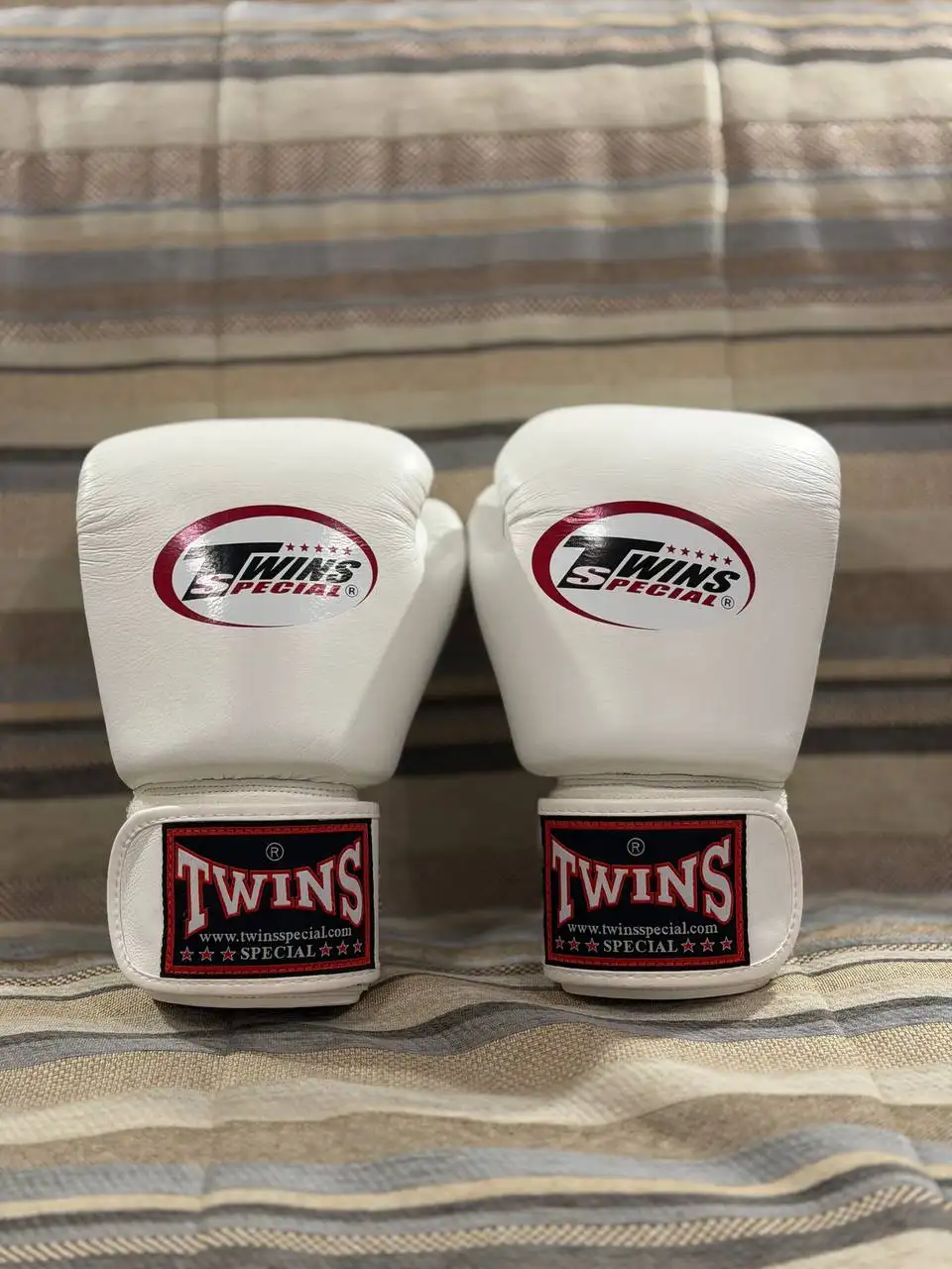 Перчатки для бокса Twins 12 oz новые - Спортивные товары (Хобби и отдых) в Челябинск