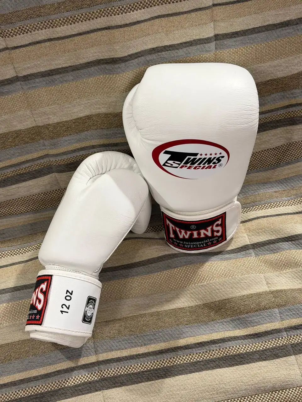 Перчатки для бокса Twins 12 oz новые - Спортивные товары (Хобби и отдых) в Челябинск