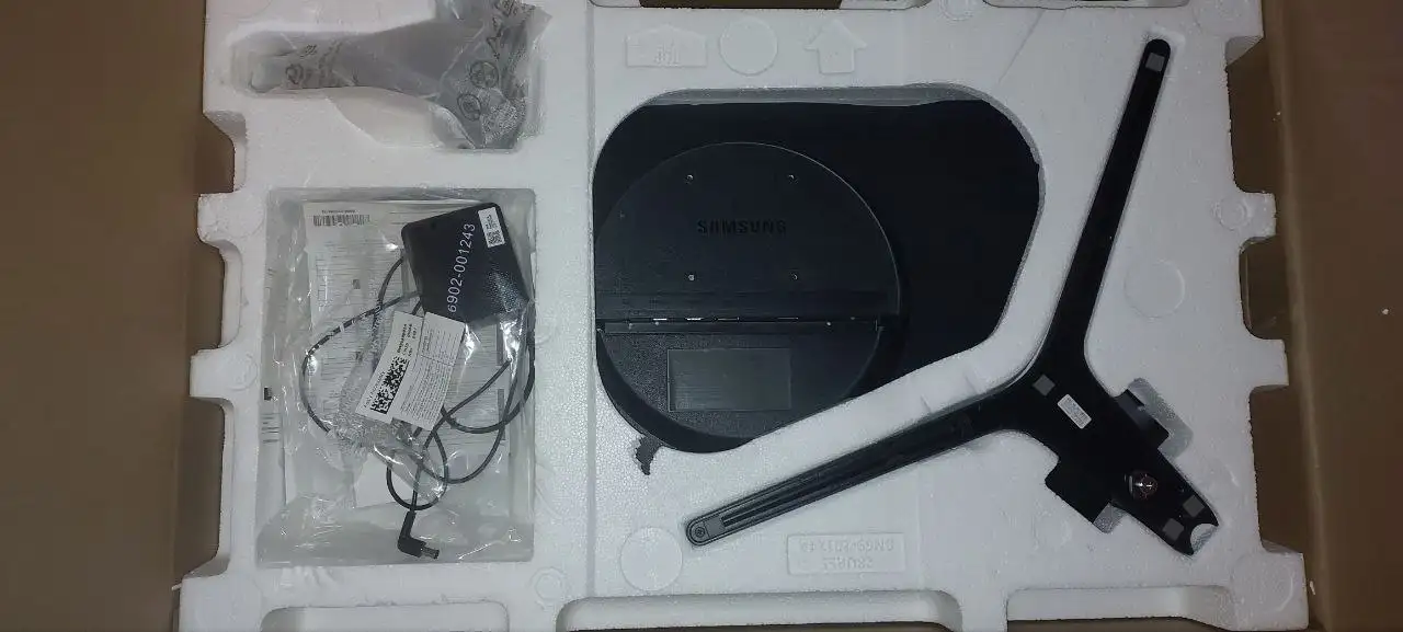 Продам монитор Samsung 4К 28" U28R550 - Мониторы (Электроника) в Челябинск